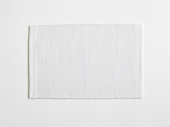 Badvorleger BASIC Stripe aus Leinen und Faser-Mix in Weiss von Klomfar - 50x70 cm