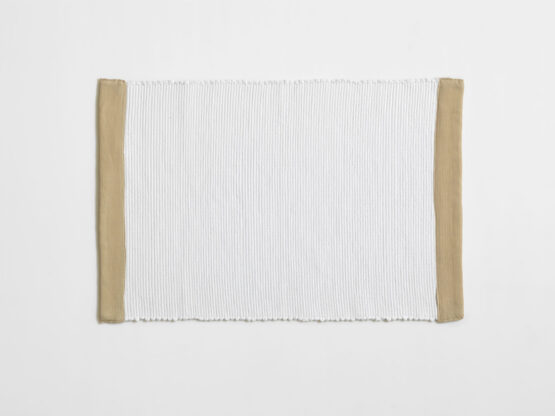Badvorleger BASIC Stripe aus Leinen und Faser-Mix in Natur von Klomfar - 50x70 cm