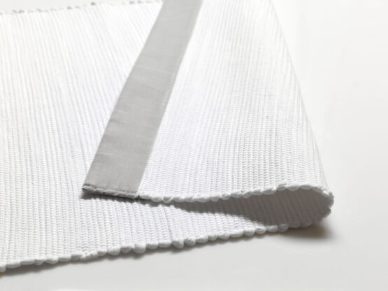 Badvorleger BASIC Stripe aus Leinen und Faser-Mix in Grau von Klomfar - 50x70 cm - Detailansicht 2